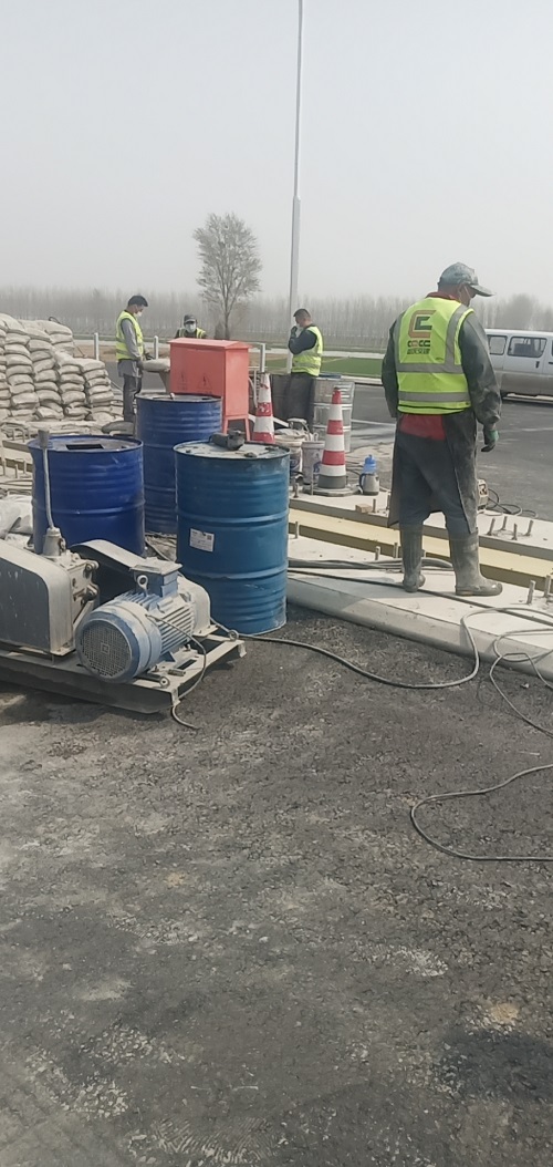 户县公路路基回填土压密注浆